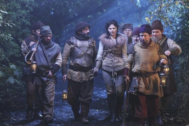 Still of Lee Arenberg, Ginnifer Goodwin and Gabe Khouth in Once Upon a Time (2011)