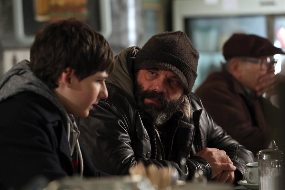 Still of Lee Arenberg and Jared Gilmore in Once Upon a Time (2011)