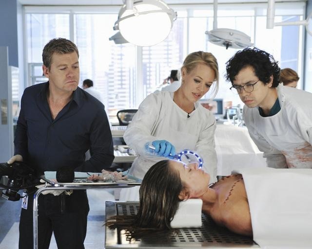 Still of Jeri Ryan and Geoffrey Arend in Body of Proof (2011)