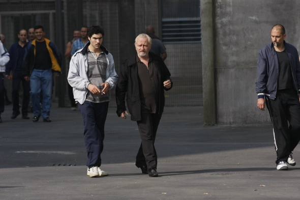 Still of Niels Arestrup and Tahar Rahim in Pranasas (2009)