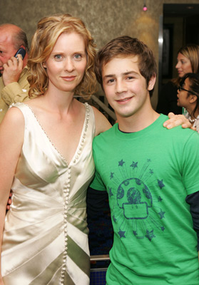 Michael Angarano and Cynthia Nixon at event of One Last Thing... (2005)