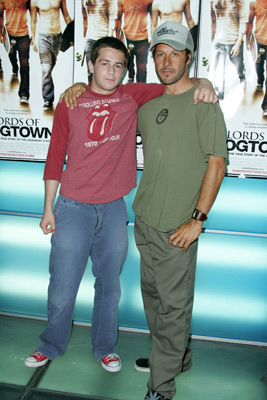 Tony Alva and Michael Angarano at event of Lords of Dogtown (2005)