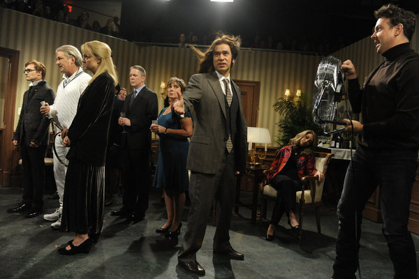 Still of Alec Baldwin, Fred Armisen, Jason Sudeikis and Abby Elliott in Saturday Night Live (1975)