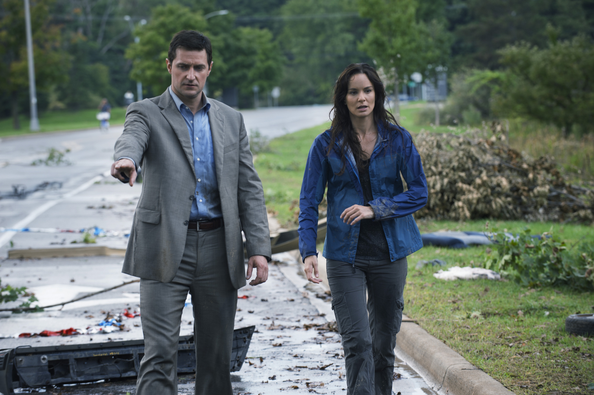 Still of Richard Armitage and Sarah Wayne Callies in Into the Storm (2014)