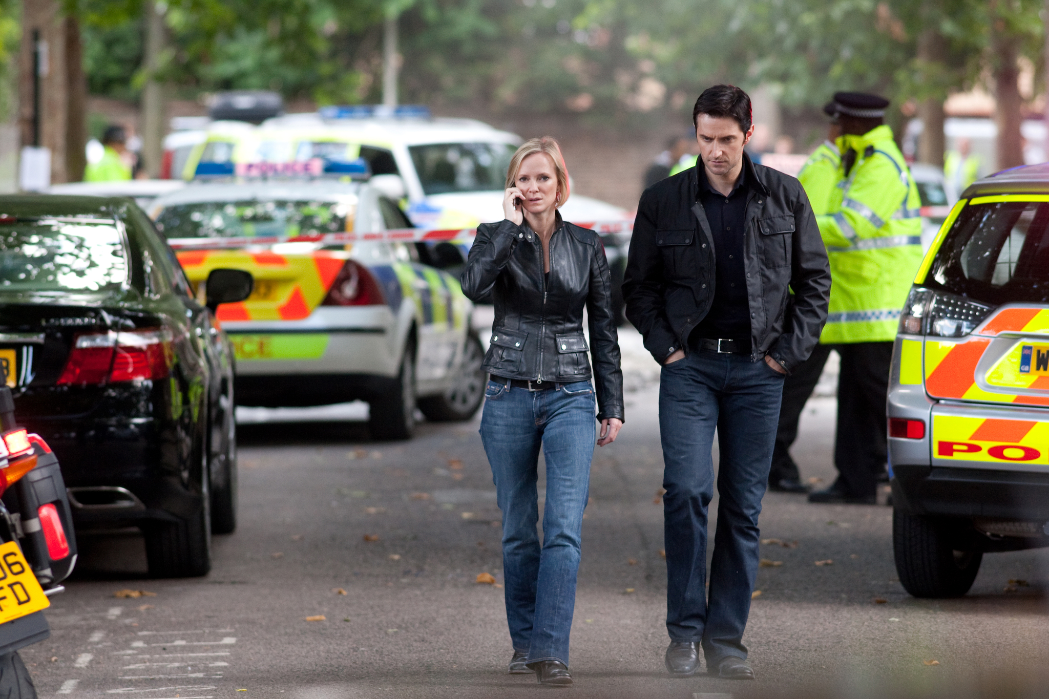 Still of Richard Armitage and Hermione Norris in Spooks (2002)