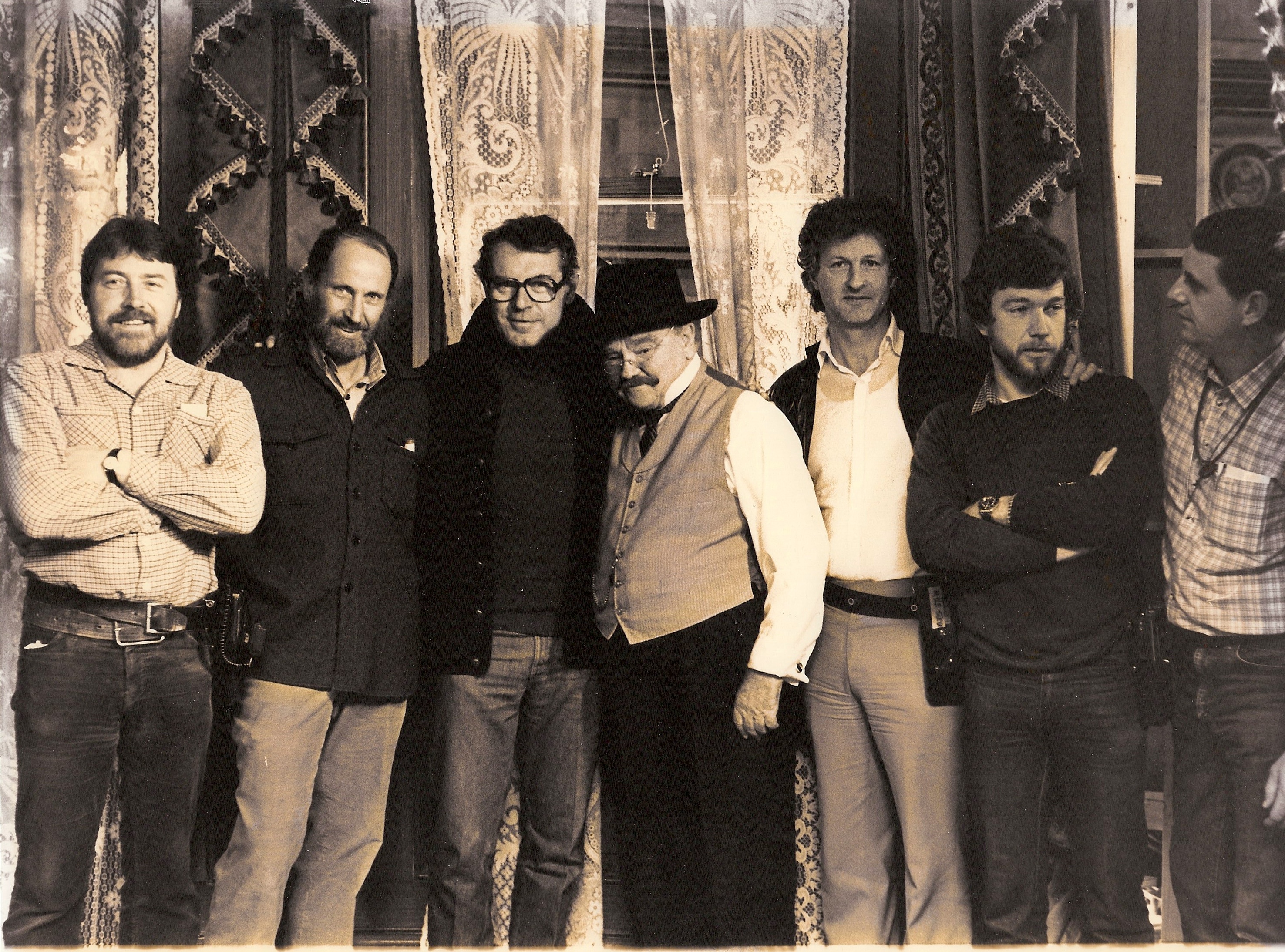 Ragtime 1979 With, From L to R, Ken Tuohy, Mike Hausman, Milos Foreman, James Cagney, Michael Stephenson, Dick Quinlan.