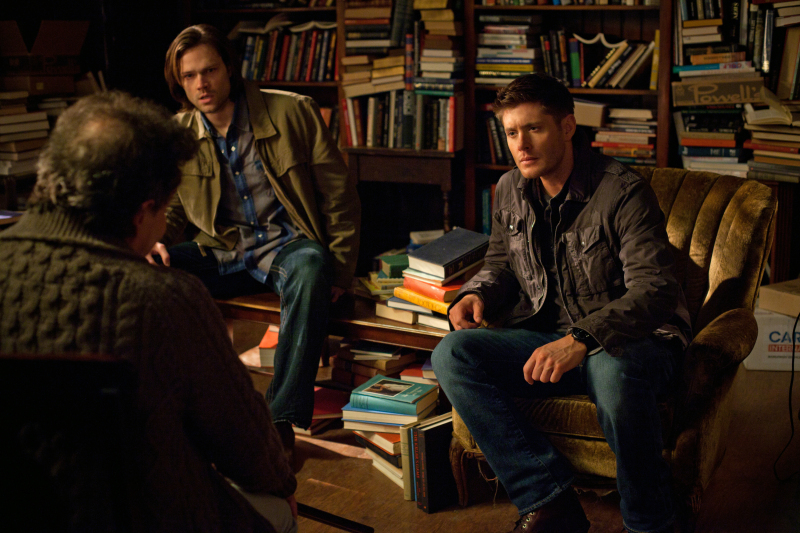 Still of Jensen Ackles, Curtis Armstrong and Jared Padalecki in Supernatural (2005)