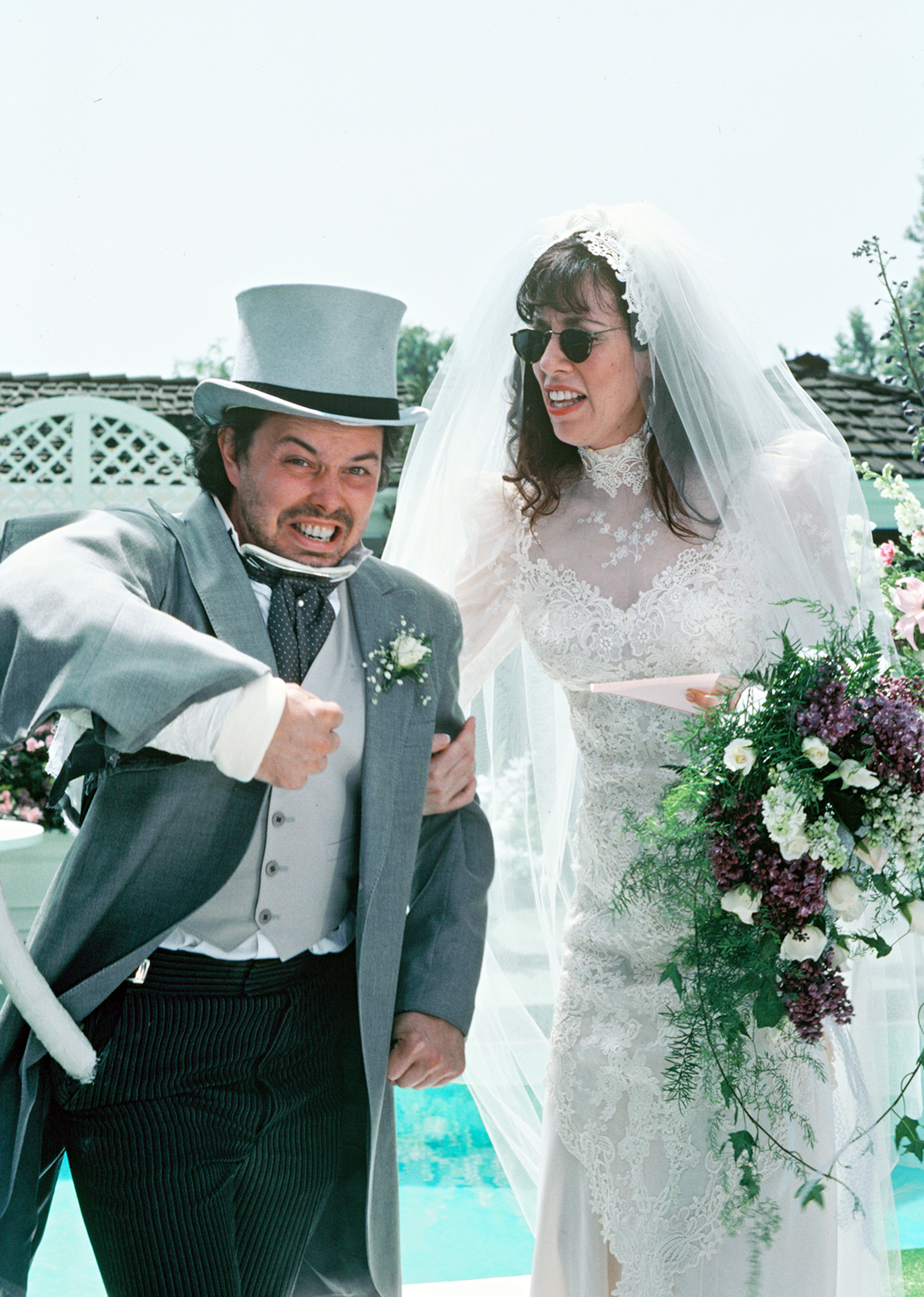 Still of Curtis Armstrong and Allyce Beasley in Moonlighting (1985)