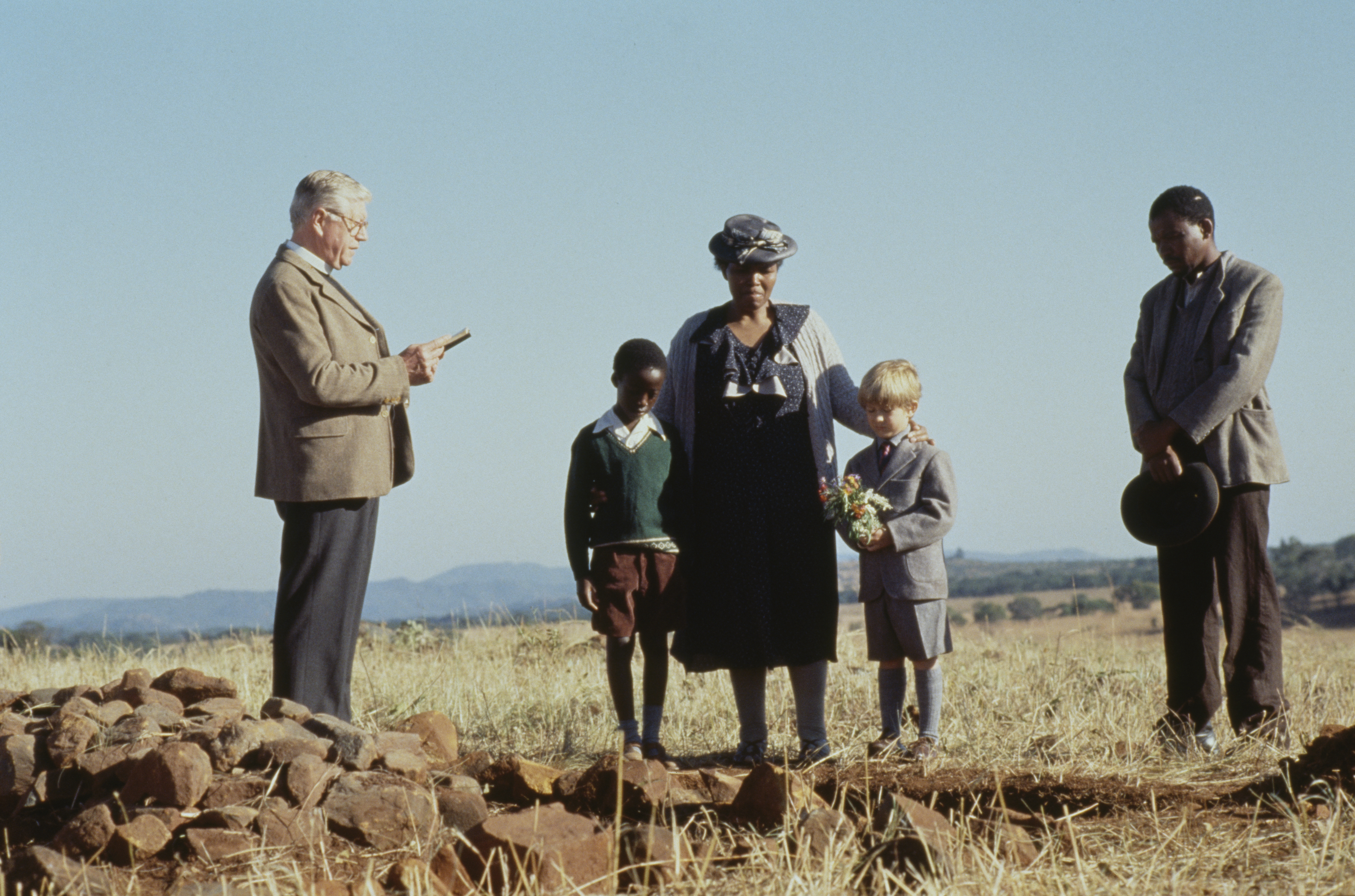 Still of Gordon Arnell, Nomadlozi Kubheka, Tonderai Masenda and Guy Witcher in The Power of One (1992)