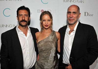 Guillermo Arriaga, José María Yazpik and Jennifer Lawrence at event of The Burning Plain (2008)