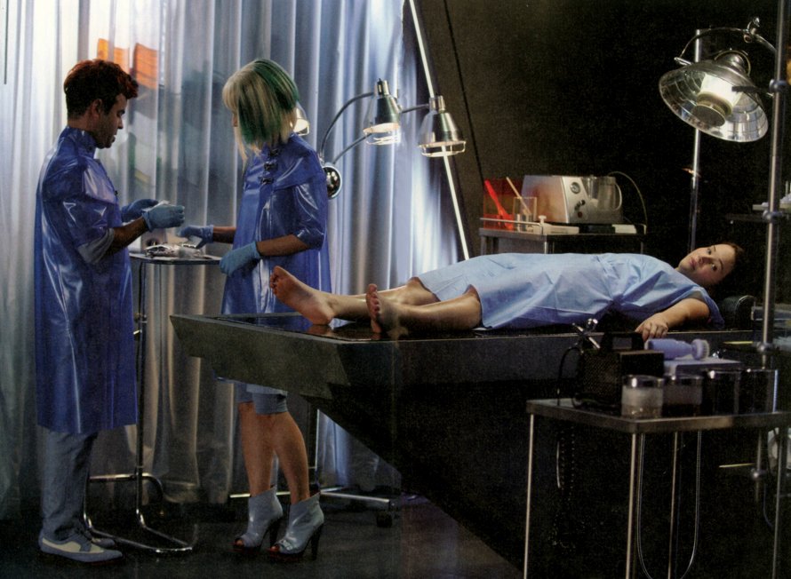 Still of Nelson Ascencio, Kimiko Gelman and Jennifer Lawrence in Hunger Games