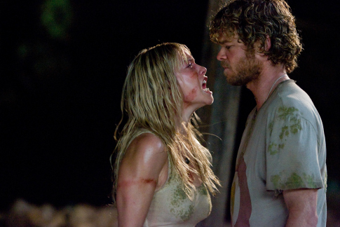 Still of Shawn Ashmore and Laura Ramsey in The Ruins (2008)