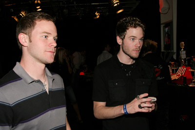 Aaron Ashmore and Shawn Ashmore at event of 2006 MuchMusic Video Awards (2006)