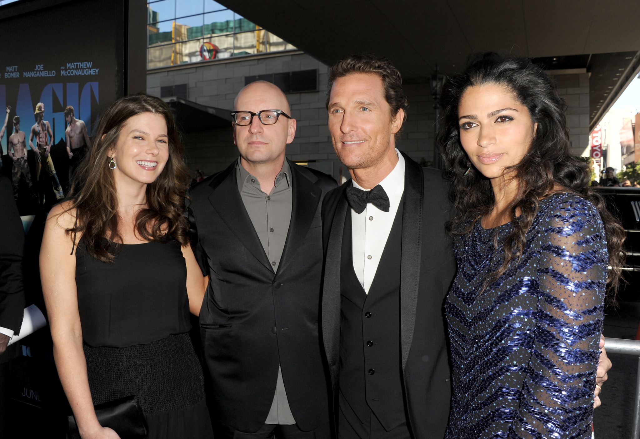 Matthew McConaughey, Steven Soderbergh, Jules Asner and Camila Alves at event of Magiskasis Maikas (2012)