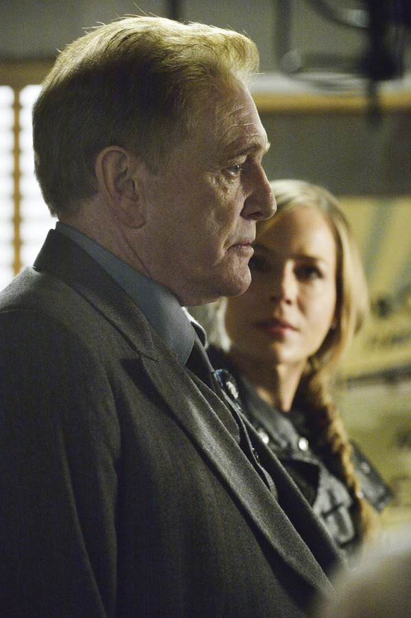 Still of Julie Benz and William Atherton in Defiance (2013)