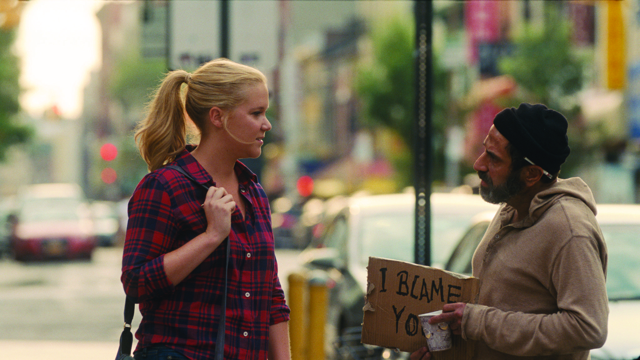 Still of Dave Attell and Amy Schumer in Be stabdziu (2015)