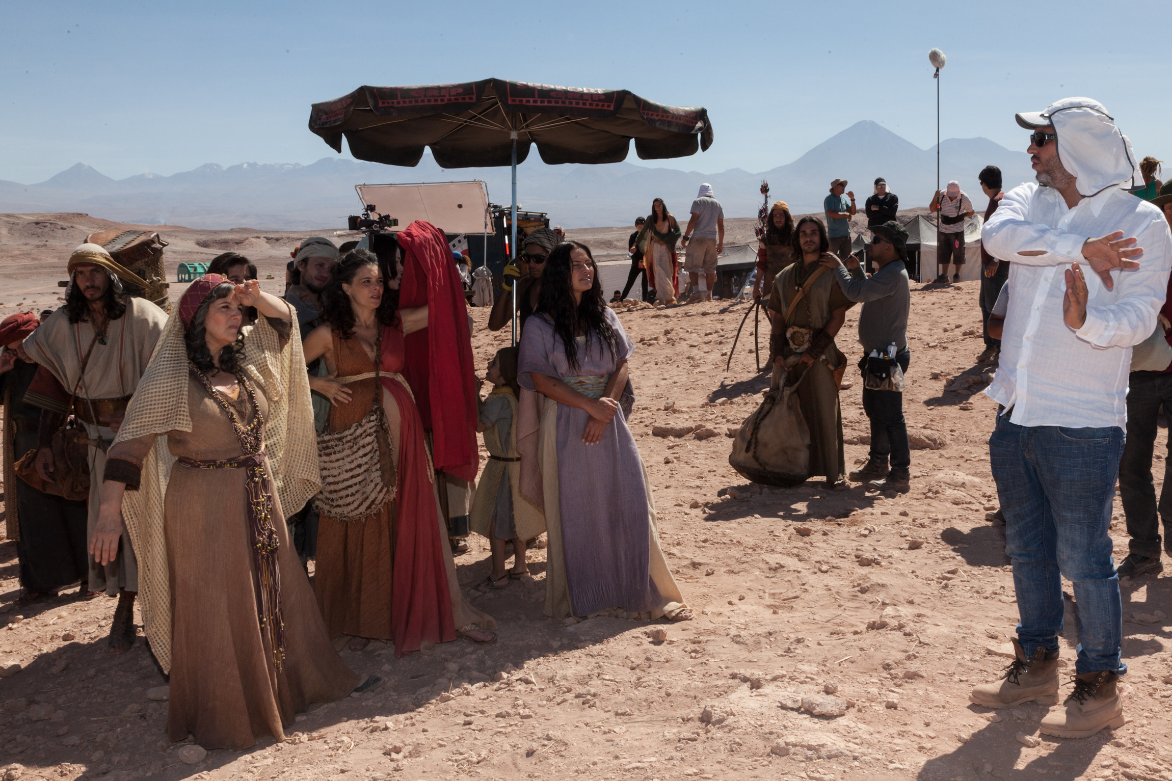 Alexandre Avancini, Denise Del Vecchio, Milla Christie and Carla Regina in Atacama Desert, Chile, for Jose do Egito (TV series 2013).