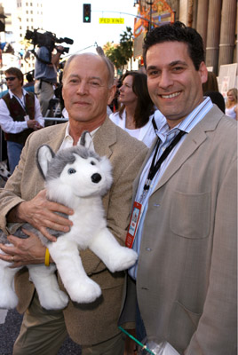 Oren Aviv and Frank Marshall at event of Eight Below (2006)