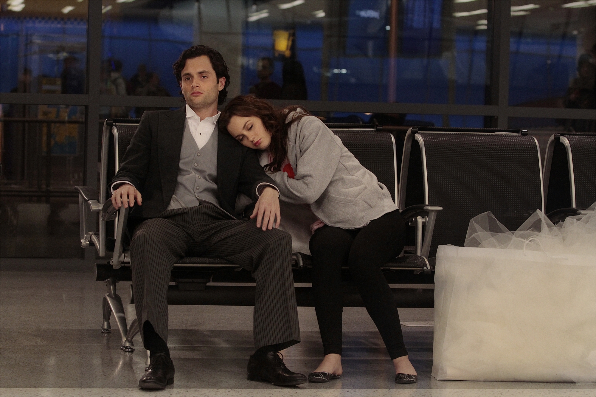 Still of Penn Badgley and Leighton Meester in Liezuvautoja (2007)