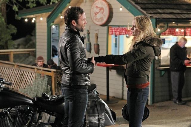 Still of Eion Bailey and Jennifer Morrison in Once Upon a Time (2011)
