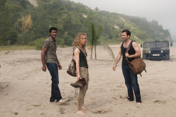 Still of Piper Perabo, Eion Bailey and Sendhil Ramamurthy in Covert Affairs (2010)