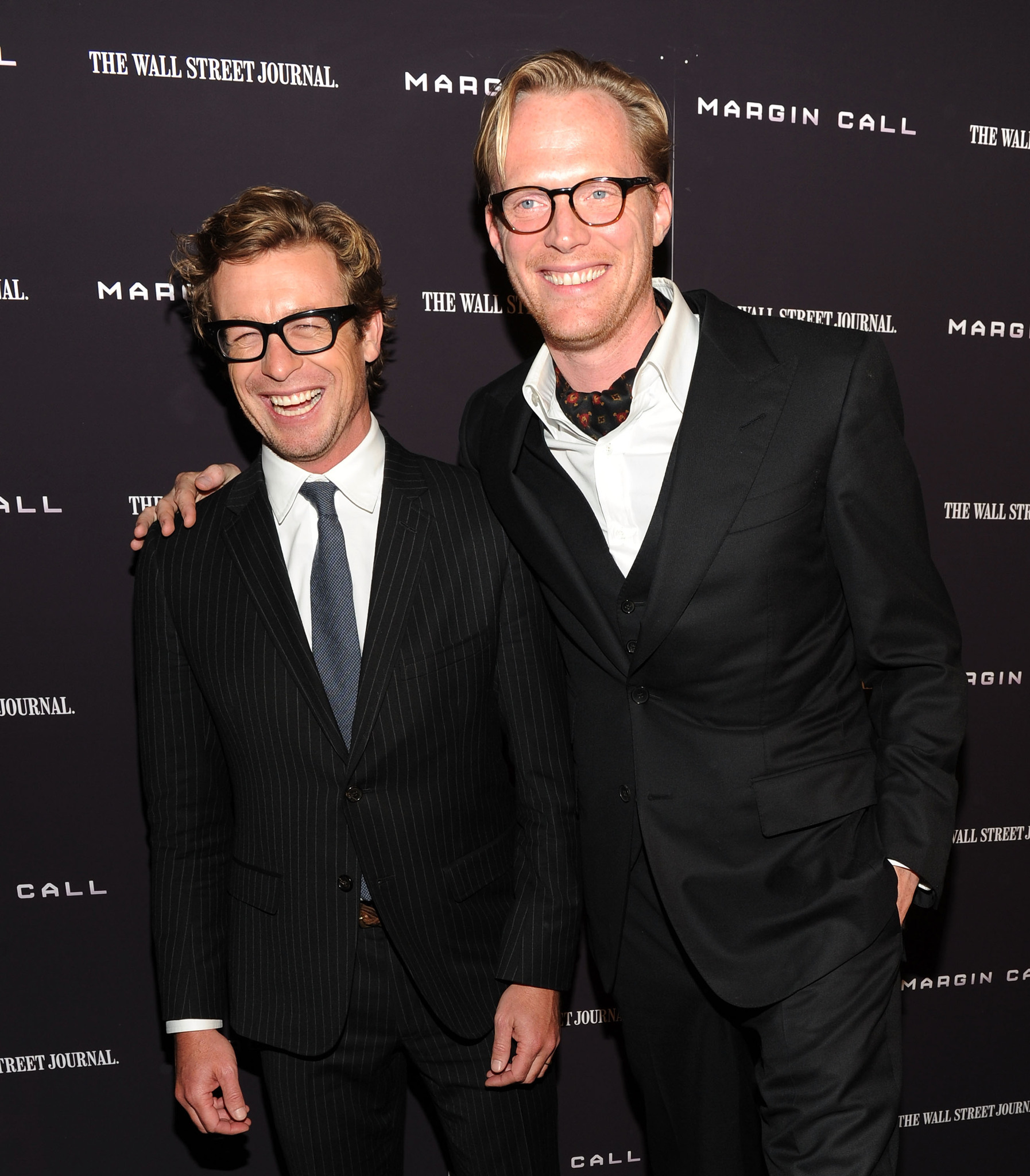 Simon Baker and Paul Bettany at event of Rizikos riba (2011)