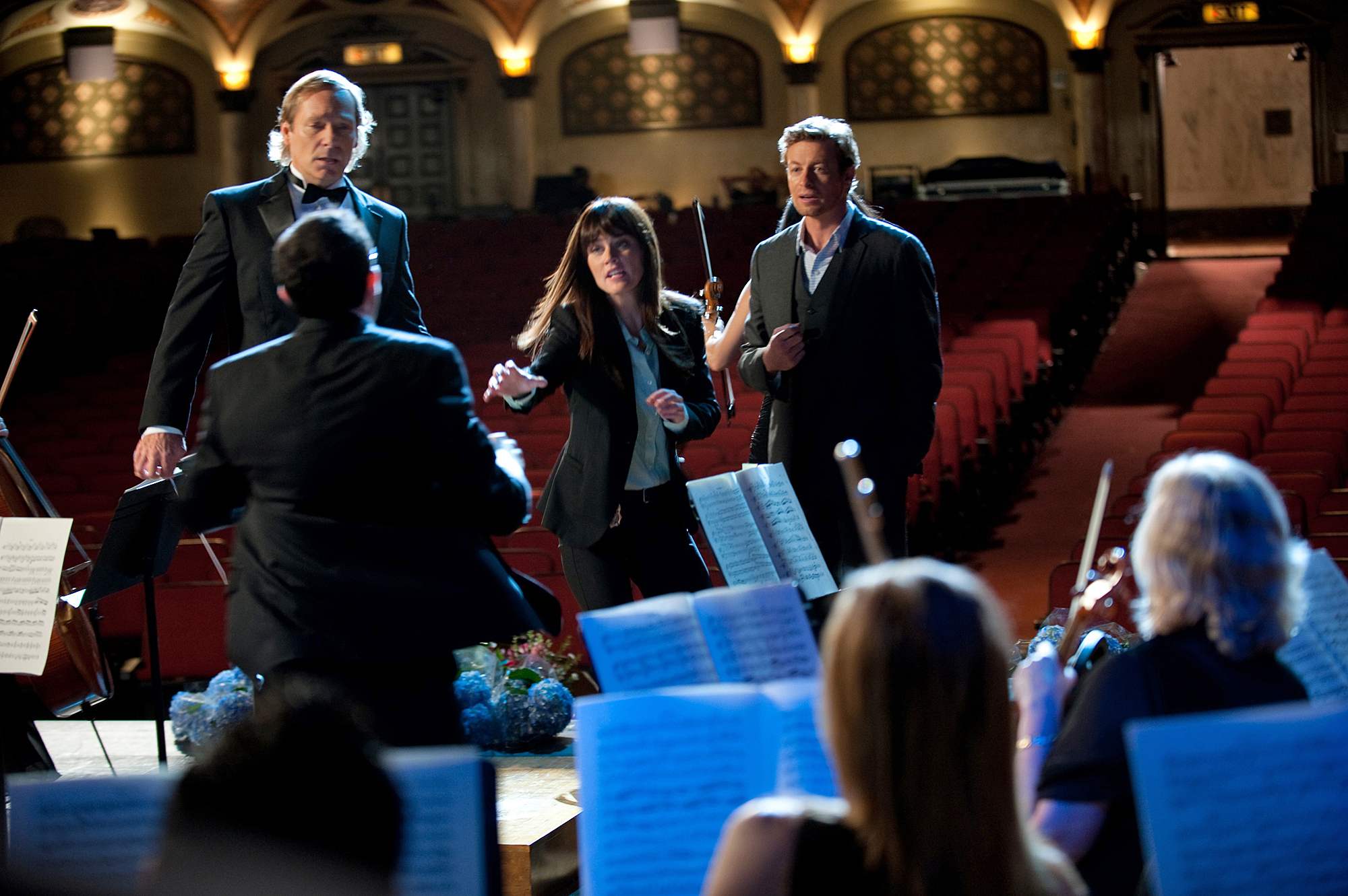 Still of Robin Tunney, Simon Baker and John Hans Tester in Mentalistas (2008)