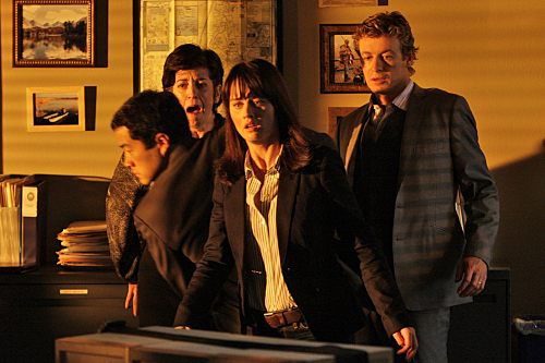 Still of Robin Tunney, Simon Baker and Tim Kang in Mentalistas (2008)