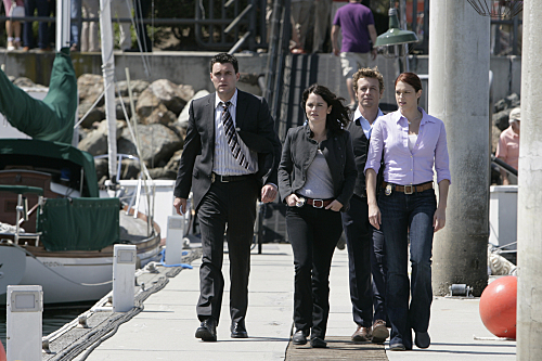 Still of Robin Tunney, Simon Baker, Amanda Righetti and Owain Yeoman in Mentalistas (2008)