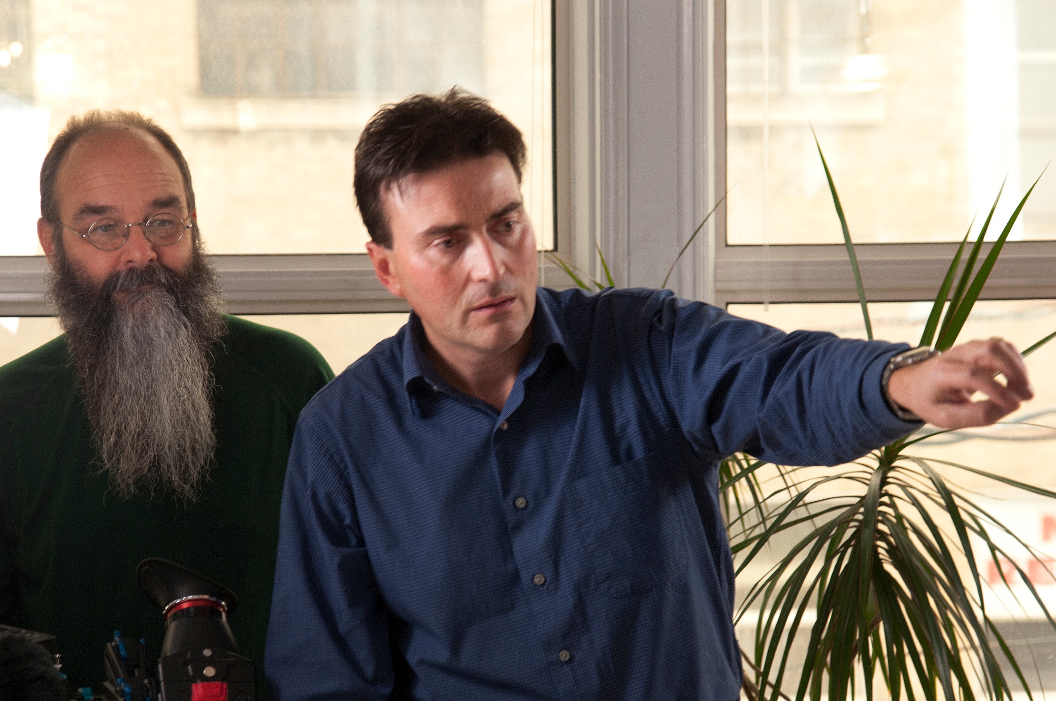 DP Charles Lavack, Director François Balcaen on the set of La Liberté - 2012