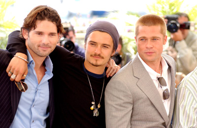 Brad Pitt, Eric Bana and Orlando Bloom at event of Troy (2004)