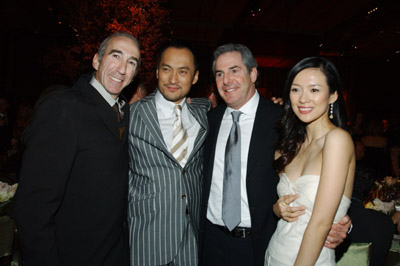 Gary Barber, Roger Birnbaum, Ken Watanabe and Ziyi Zhang at event of Memoirs of a Geisha (2005)