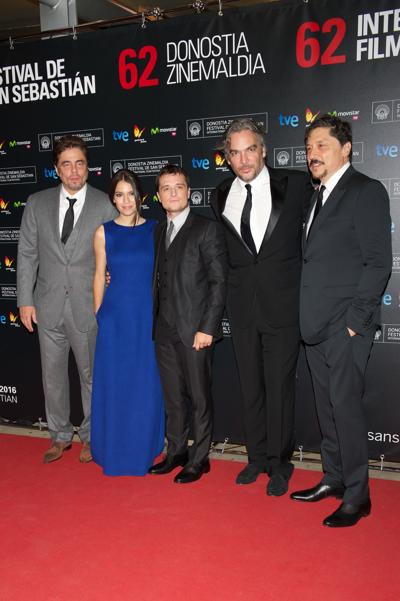 Benicio Del Toro, Carlos Bardem, Andrea Di Stefano, Josh Hutcherson and Claudia Traisac at event of Eskobaras: kruvinas rojus (2014)