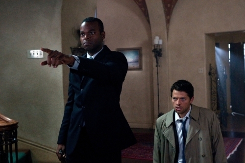 Still of Demore Barnes and Misha Collins in Supernatural (2005)