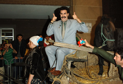 Sacha Baron Cohen at event of Boratas. Kaip saunusis Kazachstano zurnalistas Amerikoj patirti graibste (2006)