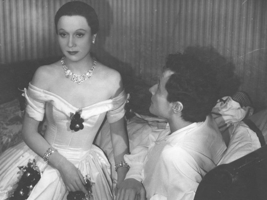 Still of Arletty and Jean-Louis Barrault in Les enfants du paradis (1945)