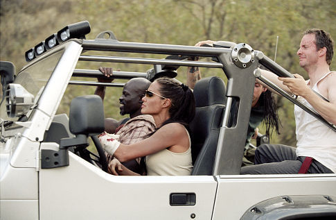 Still of Angelina Jolie, Djimon Hounsou, Chris Barrie and Noah Taylor in Lara Croft Tomb Raider: The Cradle of Life (2003)