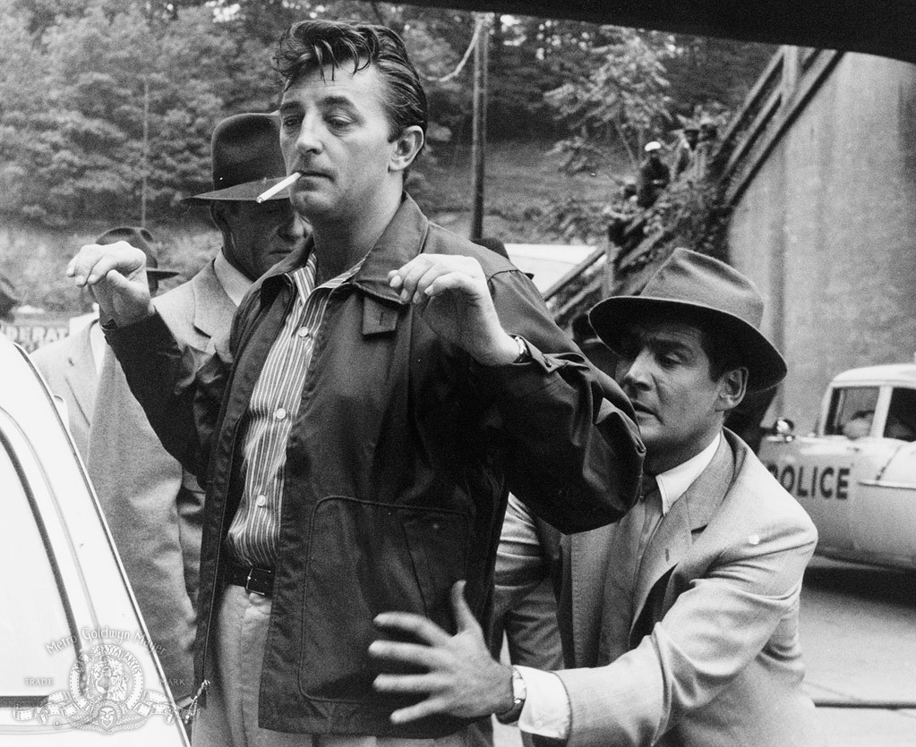Still of Robert Mitchum and Gene Barry in Thunder Road (1958)