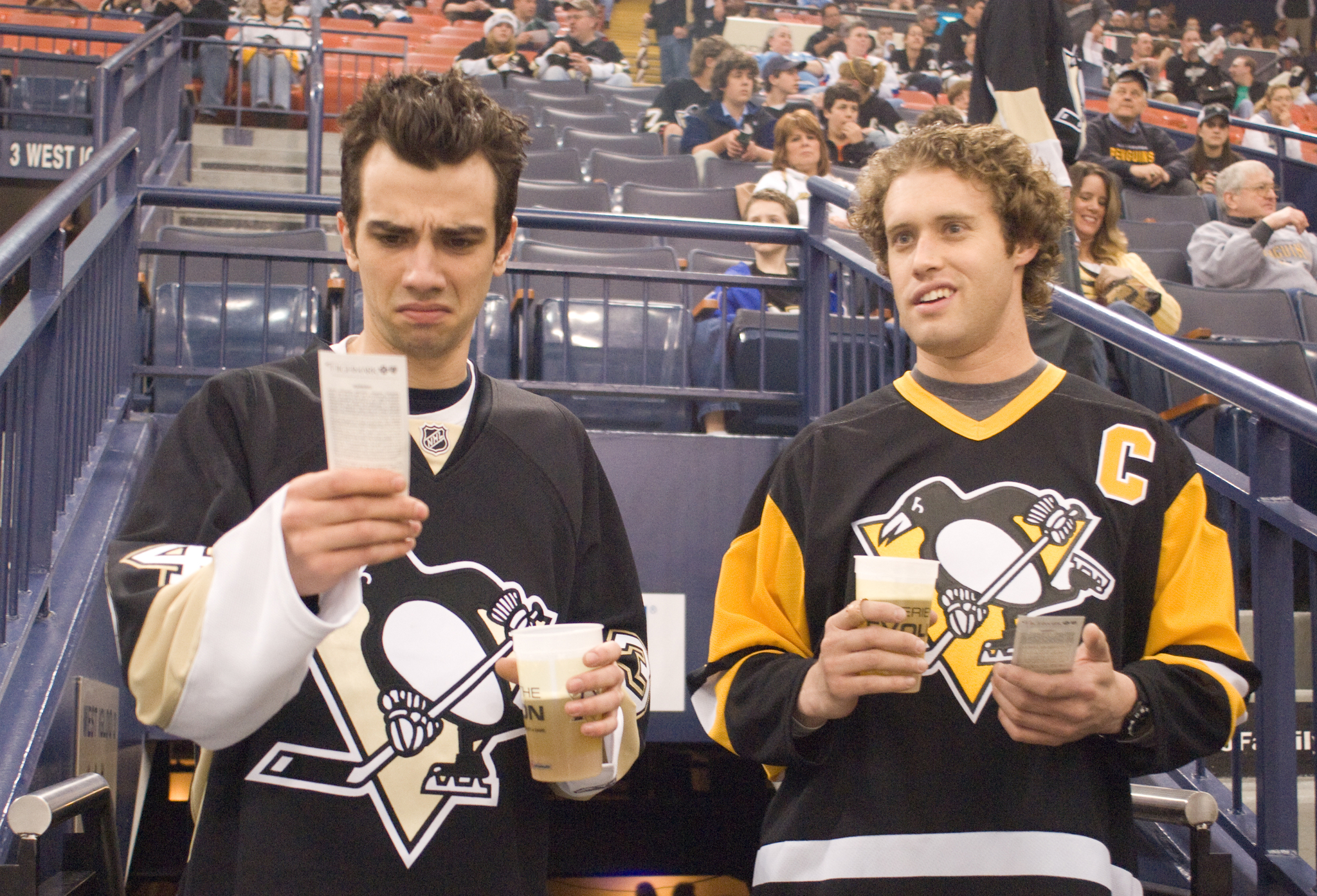 Still of Jay Baruchel and T.J. Miller in She's Out of My League (2010)
