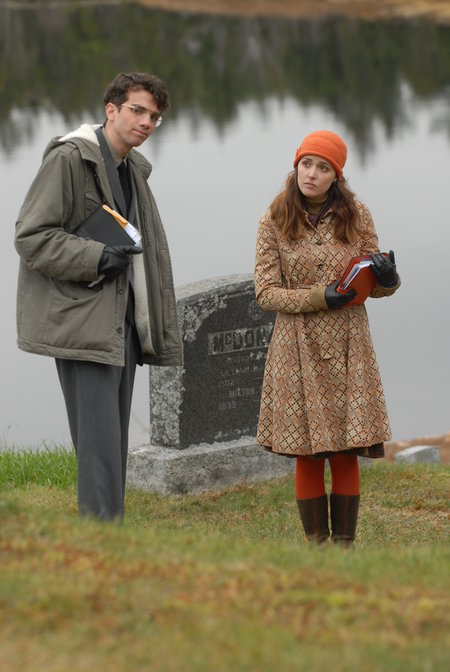 Jay Baruchel and Rose Byrne in Just Buried (2007)