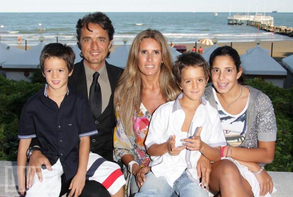 Giulio Base and his family - Venice Film Festival, 2009