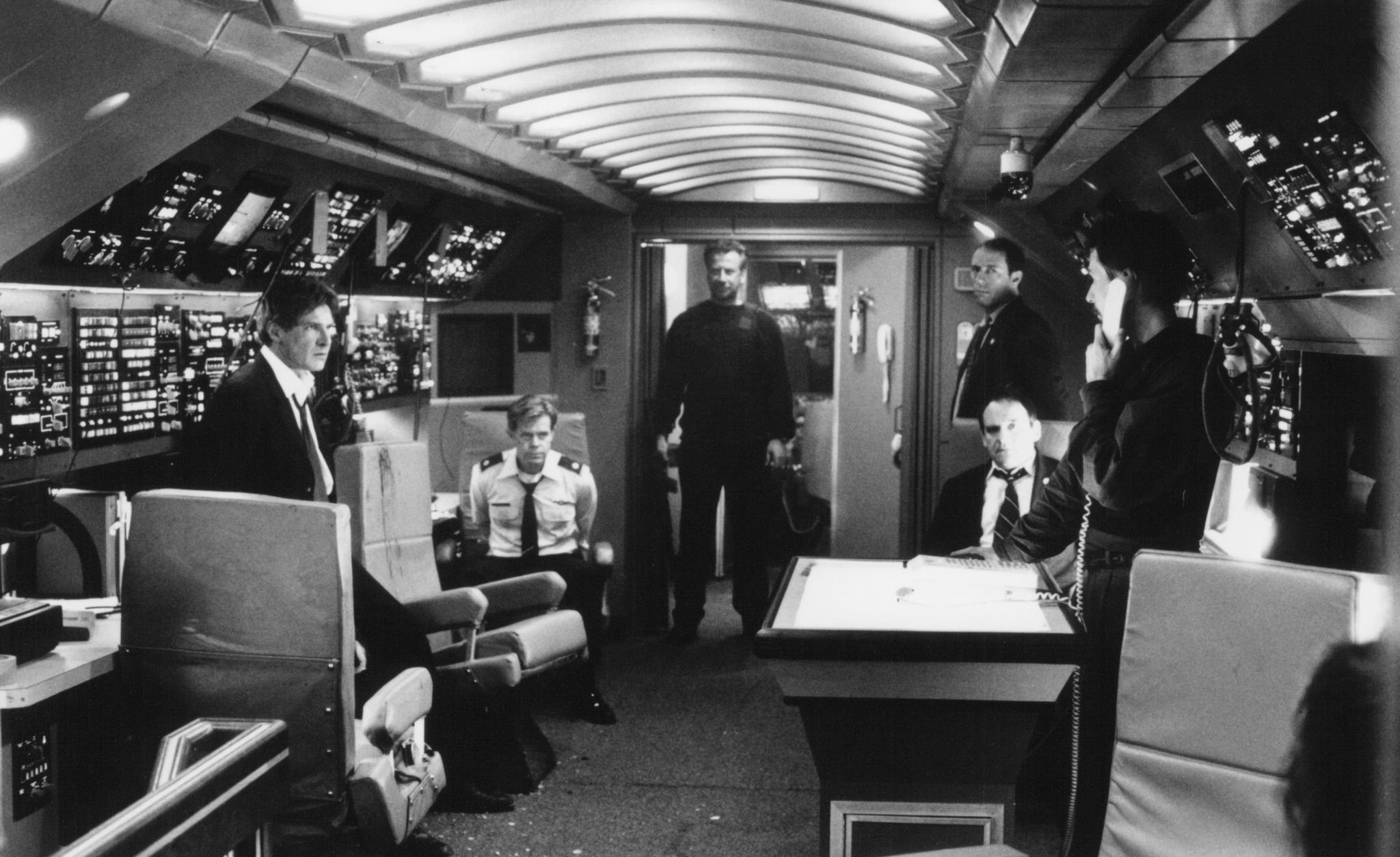 Still of Harrison Ford, Gary Oldman, William H. Macy, Paul Guilfoyle and Elya Baskin in Air Force One (1997)