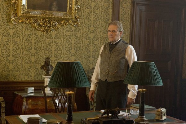 Still of Robert Bathurst and Thomas Davenport in Dracula (2013)