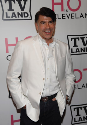 Bryan Batt at event of Hot in Cleveland (2010)