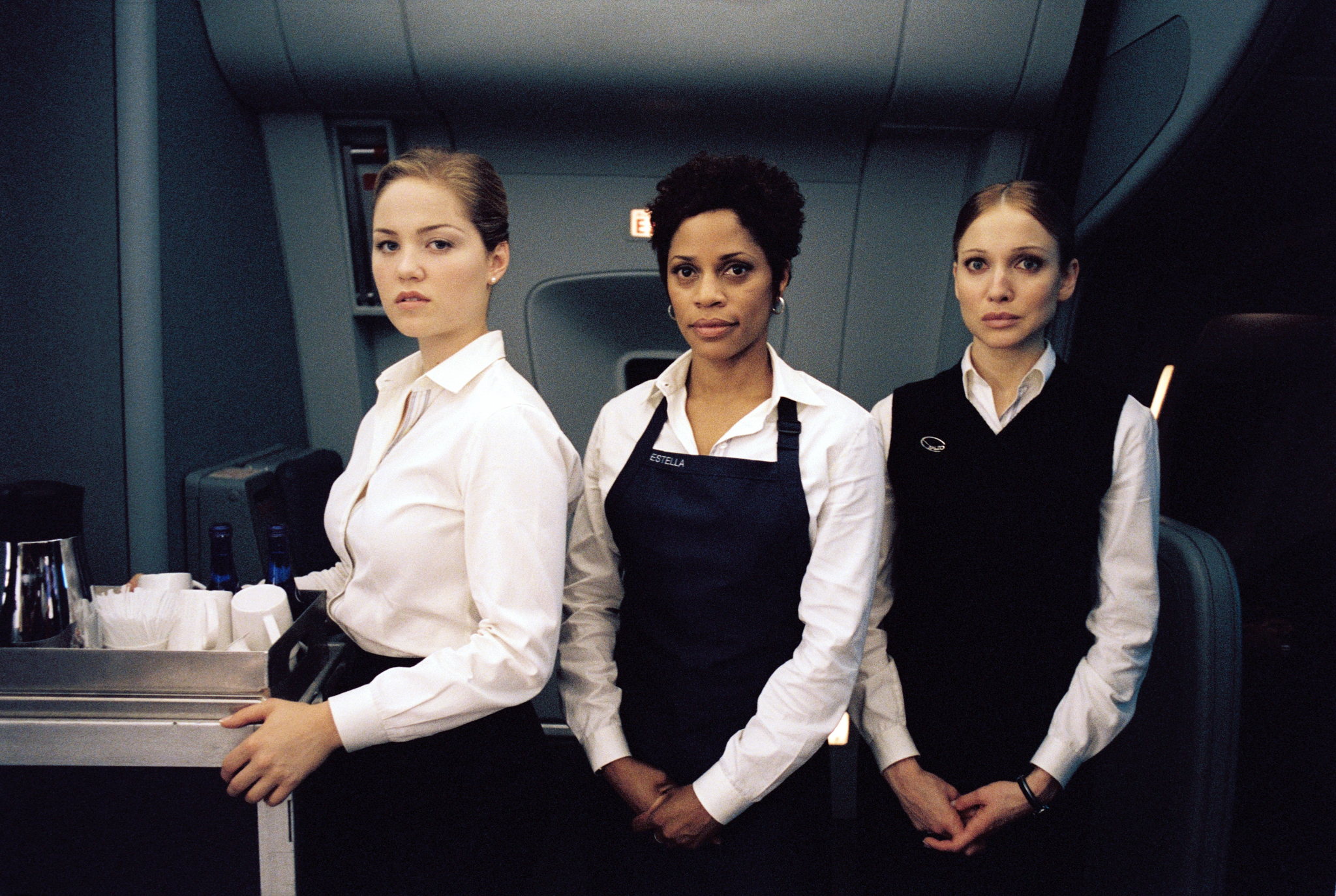 Still of Kate Beahan, Erika Christensen and Judith Scott in Flightplan (2005)