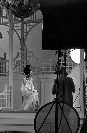 33-317 Audrey Hepburn being photographed by Cecil Beaton for 