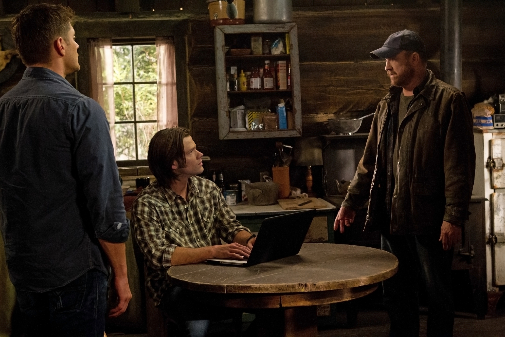 Still of Jensen Ackles, Jim Beaver and Jared Padalecki in Supernatural (2005)