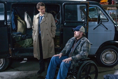 Still of Jim Beaver and Misha Collins in Supernatural (2005)