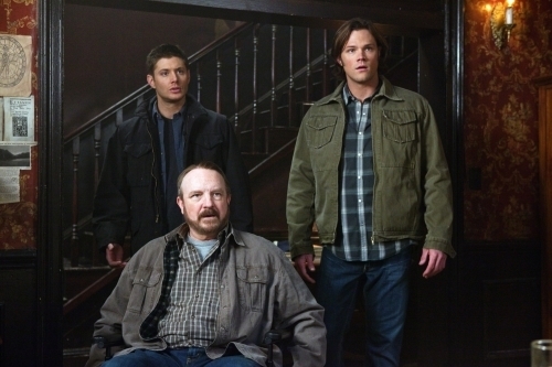 Still of Jensen Ackles, Jim Beaver and Jared Padalecki in Supernatural (2005)