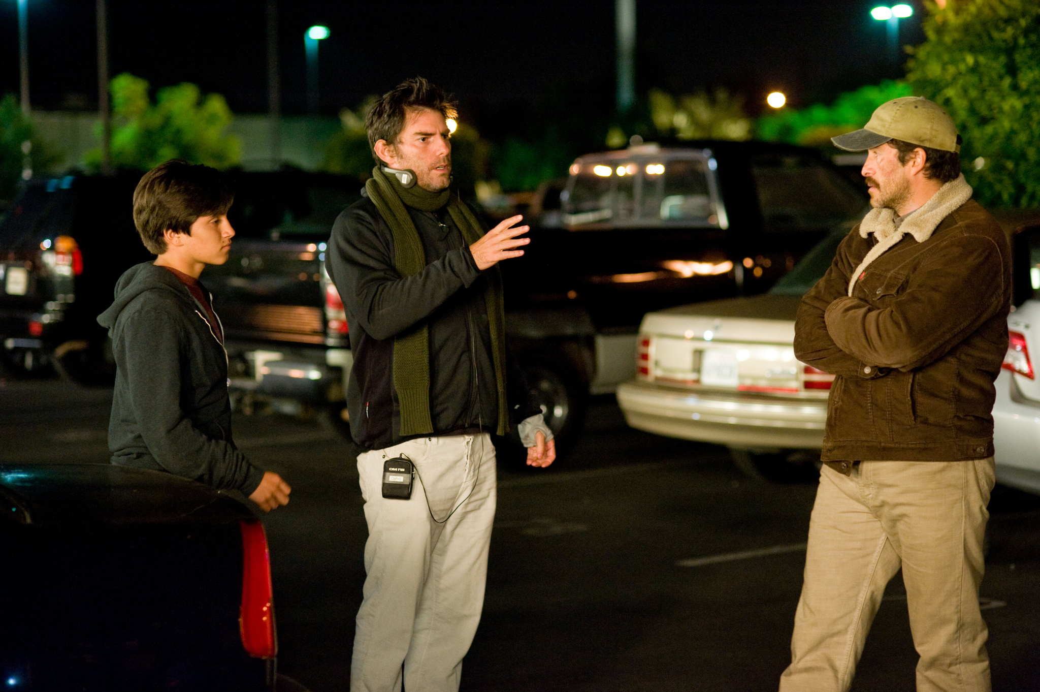 Still of Demian Bichir, Chris Weitz and José Julián in A Better Life (2011)